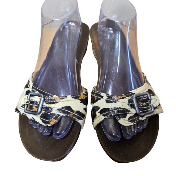 Dr Scholls Sandals Womens 10 Wooden Slide Flats Buckle Comfort Beige Slip On LN - Picture 2 of 8